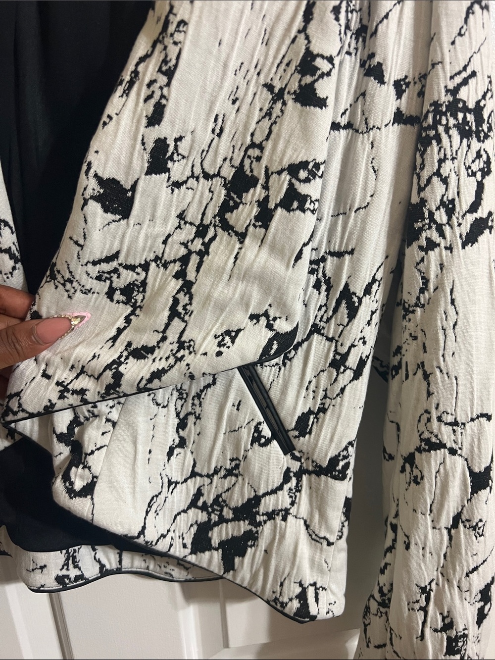 Calvin Klein Black & White Marble-Print Draped Blazer - Picture 6 of 11
